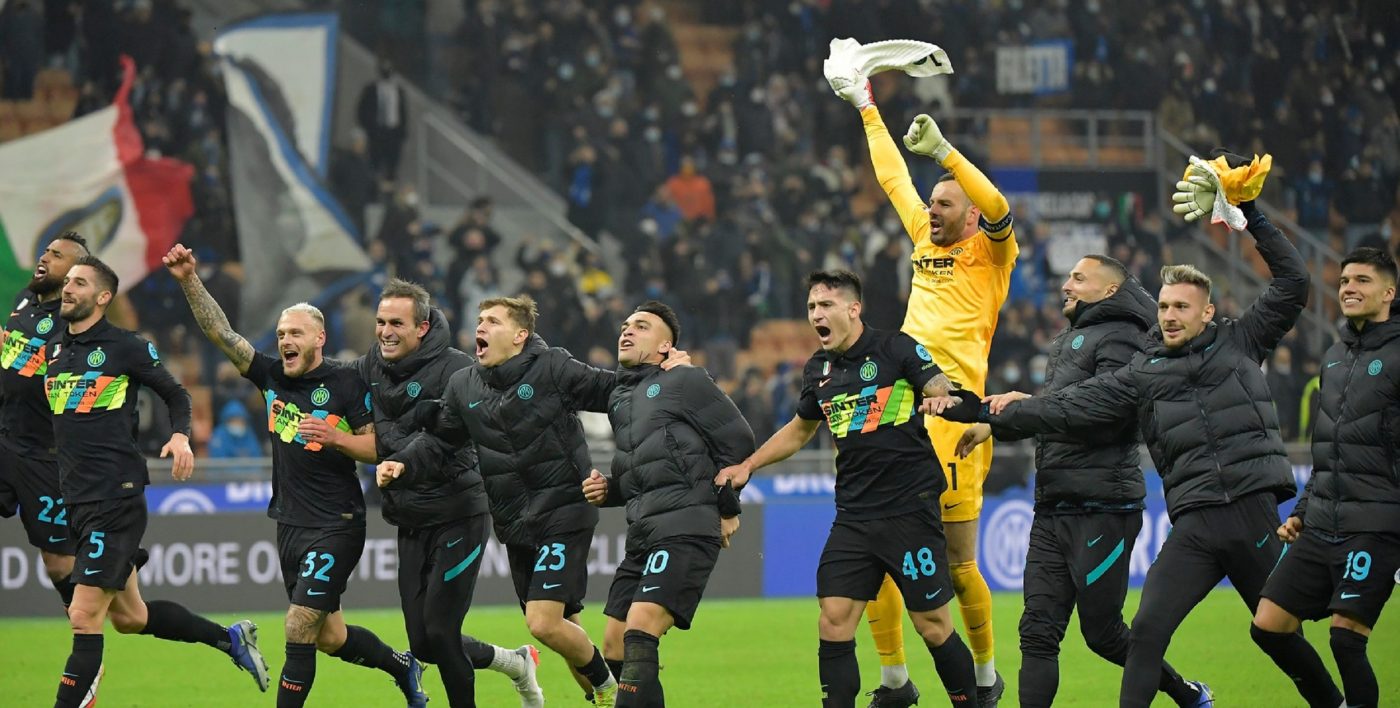 Inter îi administrează prima înfrângere lui Napoli, în derby-ul etapei din Serie A. Se aprinde lupta în fruntea clasamentului
