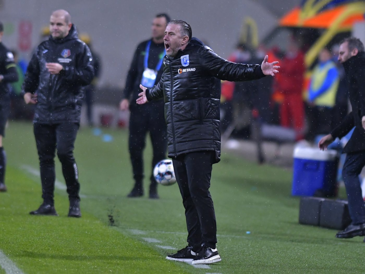 Laurențiu Reghecampf, mesaj clar pentru jucătorii săi după înfrângerea cu FCSB: „Suntem foarte copii în multe momente!”