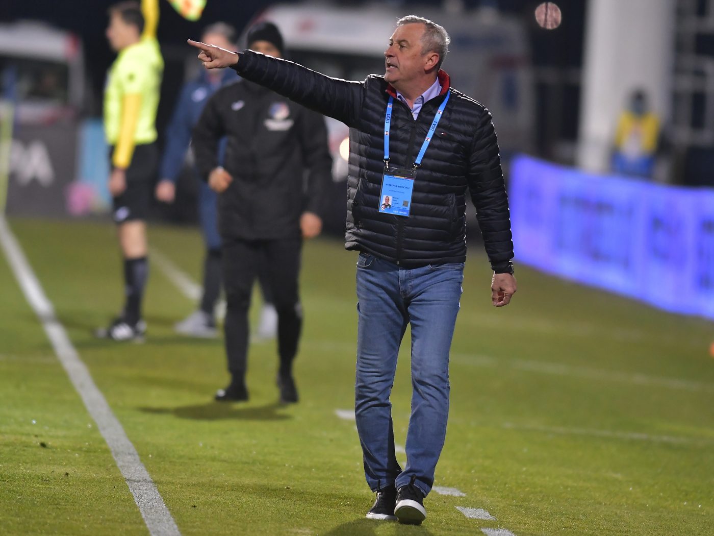 Mircea Rednic are fundaș dreapta! Petar Gluhakovic l-a convins pe antrenor și a semnat cu Dinamo
