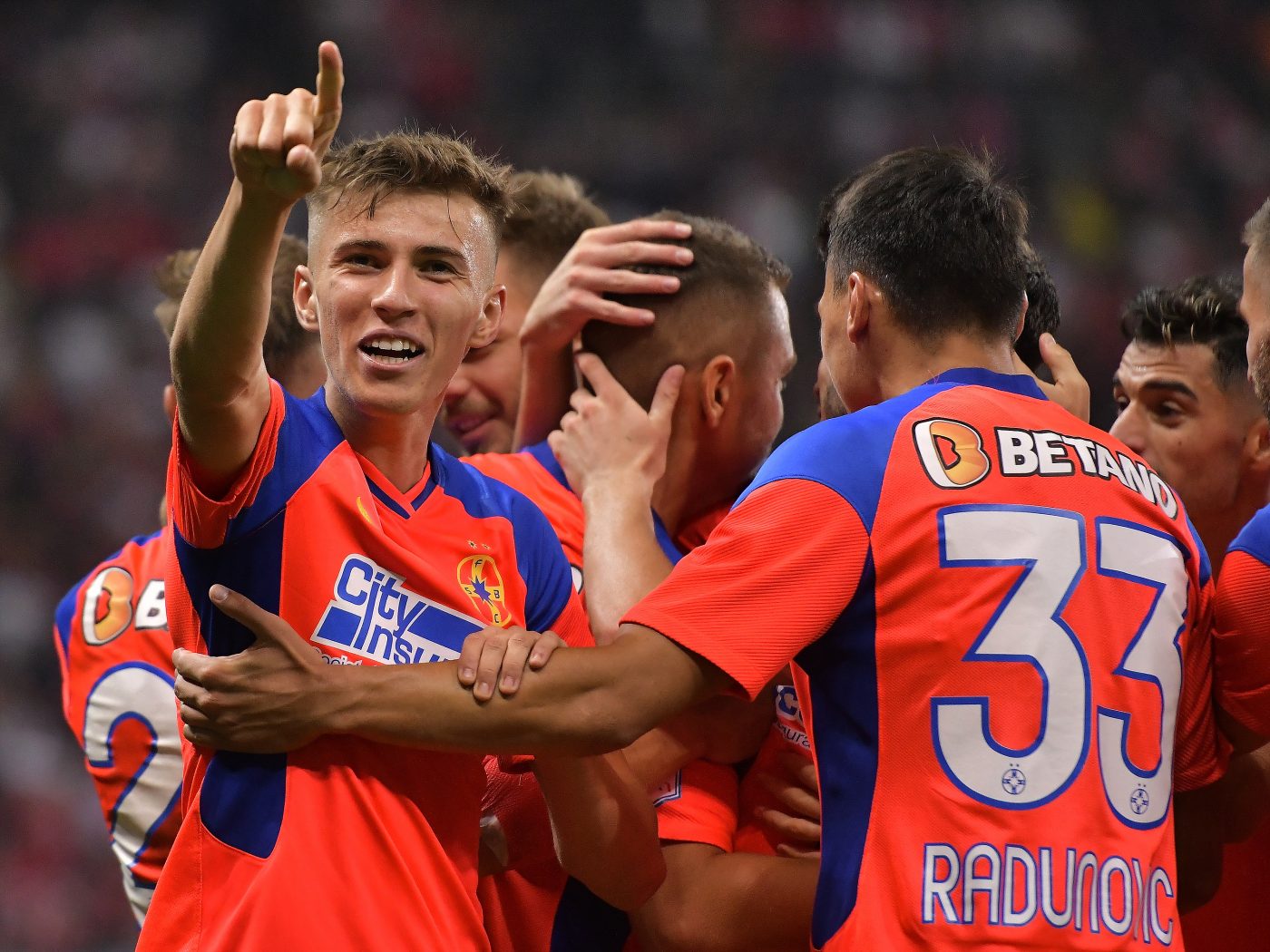 Poate fi cel mai tare transfer din istoria fotbalului românesc după Gică Hagi la Real Madrid și Adrian Mutu la Internazionale Milano: Tavi Popescu poate semna cu AC Milan! Ce sumă vor să îi dea „diavolii” lui Gigi Becali
