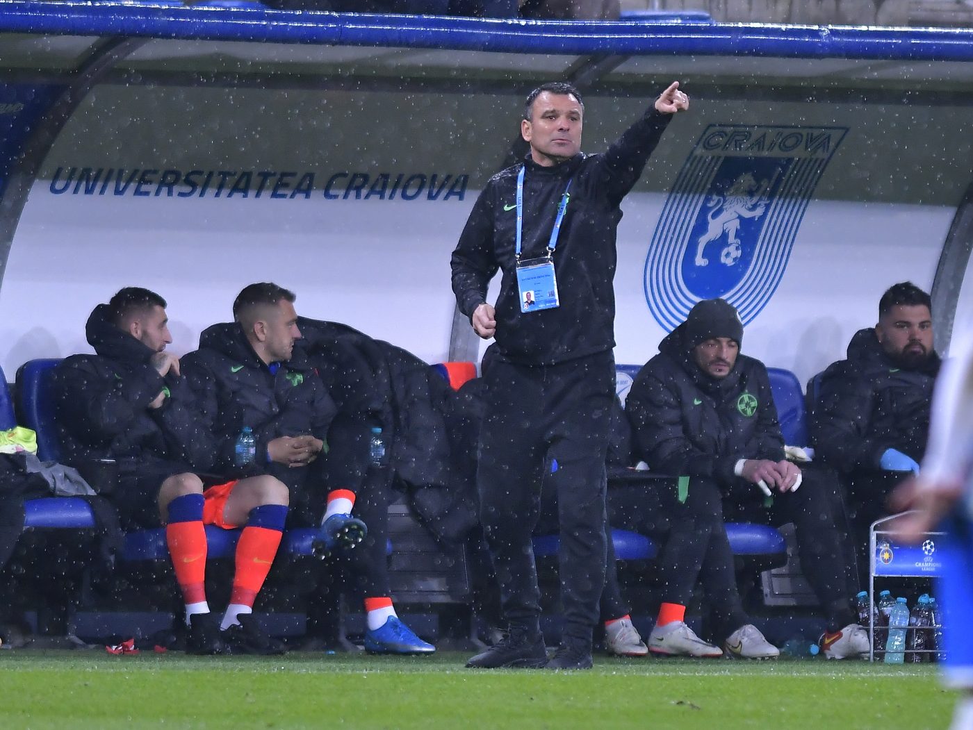 Toni Petrea își ține jucătorii cu picioarele pe pământ după ce FCSB s-a impus cu Universitatea Craiova: „Sunt trei puncte foarte importante, dar nu decisive!”. Ce l-a nemulțumit pe antrenor