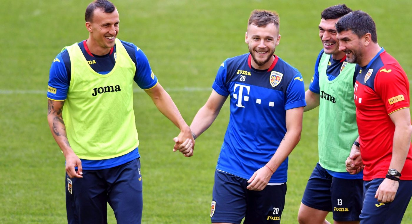 Fotbaliști de națională, lipsiți de respect sau „vaci bune de muls”? Vlad Chiricheș și Alexandru Maxim au refuzat să dea câte 6.000 de euro către Școala Ardealul | EXCLUSIV