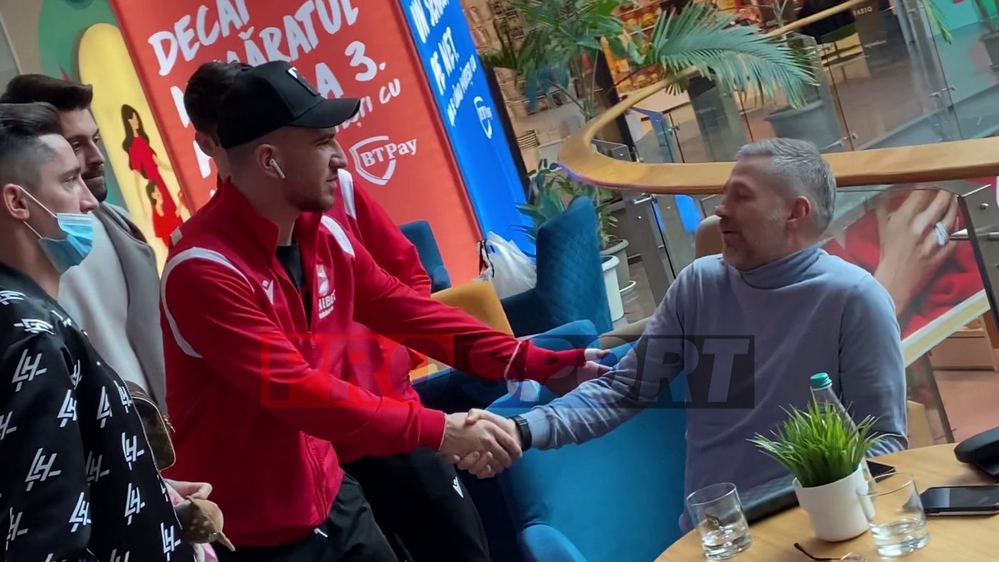 Surpriză mare înainte de Dinamo – FC U Craiova! „Câinii” s-au întâlnit cu Edi Iordănescu la mall: „Dacă nici voi nu aveți valoare, cine mai are?!” Ce sfaturi le-a dat | FOTO & VIDEO EXLCUSIV