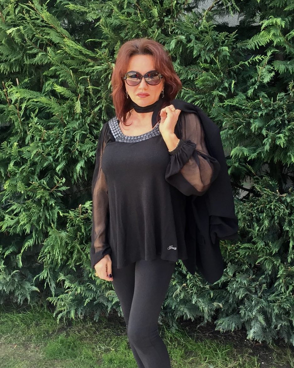 Soacra lui Adrian Mutu arată fenomenal, deși are 51 de ani! Mariana Bachici întoarce toate privirile bărbaților | GALERIE FOTO