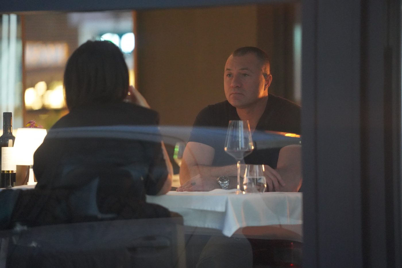 Adrian Ilie, un mare cuceritor! Fostul mare jucător al Valenciei, atac la o brunetă într-un restaurant de lux | FOTO&VIDEO