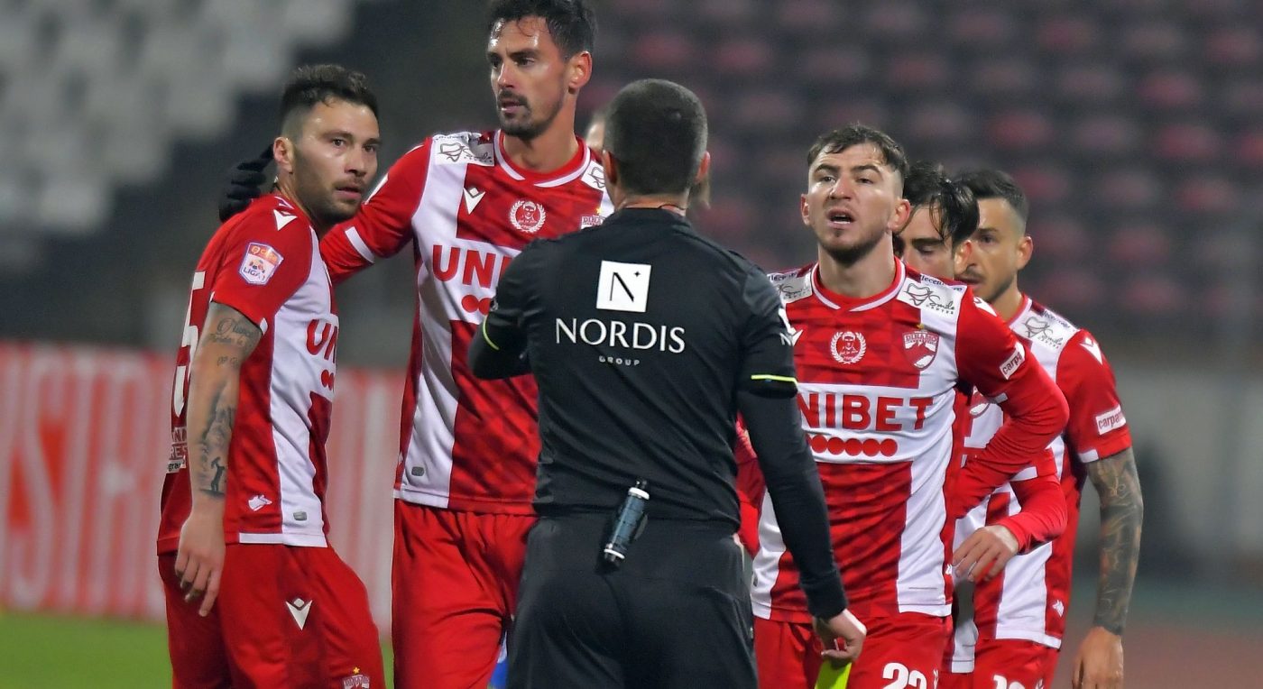Iuliu Mureșan mai dă o lovitură după ce l-a „executat” pe Mircea Rednic! Fotbalistul favorit al administratorului special, șanse mari să continue la Dinamo | EXCLUSIV