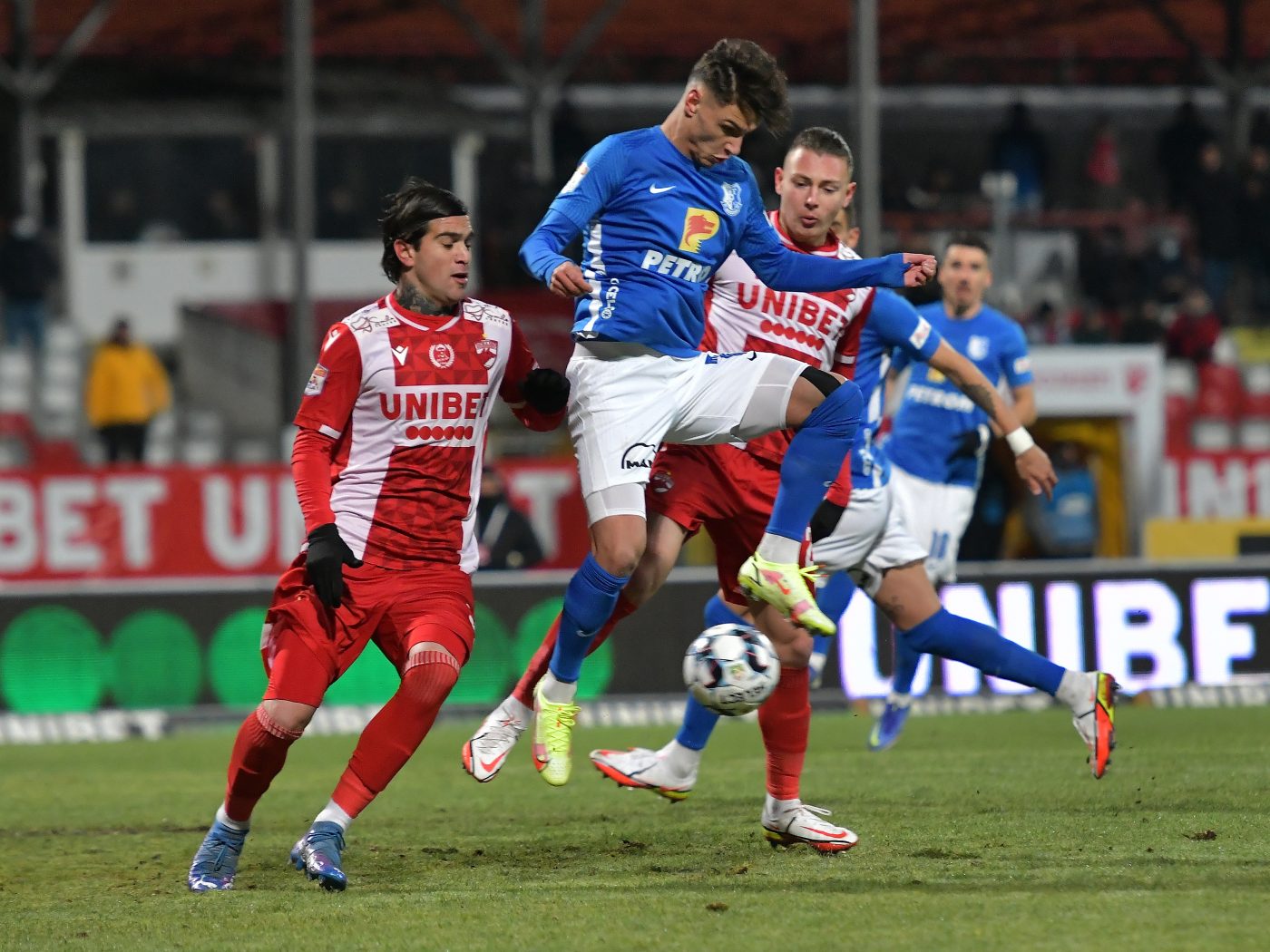 Show total în Liga 1 » 21 de ponturi „VERZI” în etapa 21 » Profitul a venit și la cote de 1.98, 2.07 și 2.15!