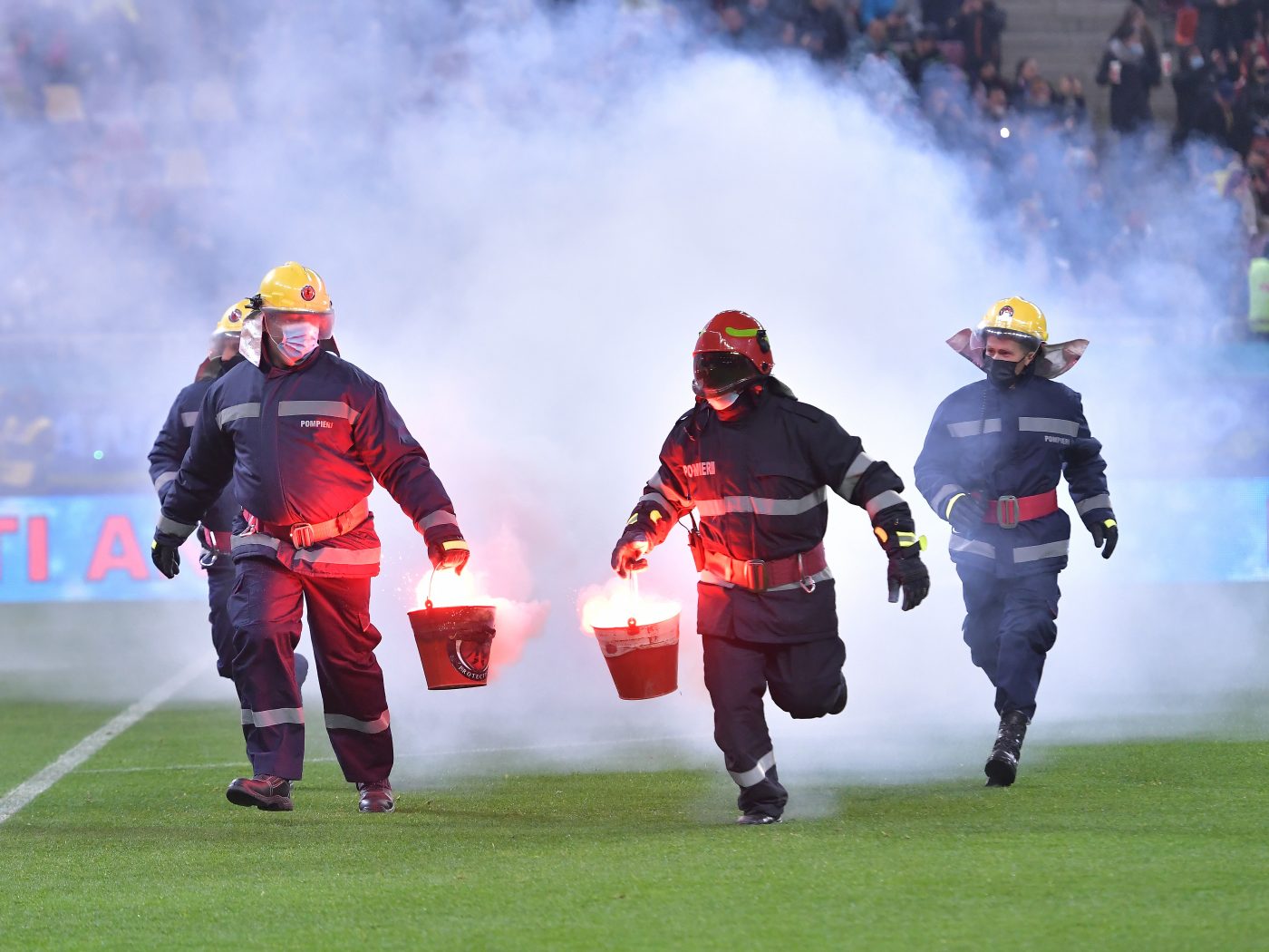 S-a lăsat cu dosare penale după FCSB – Rapid! Jandarmeria nu a avut milă și a aplicat amenzi de peste 26.000 de lei
