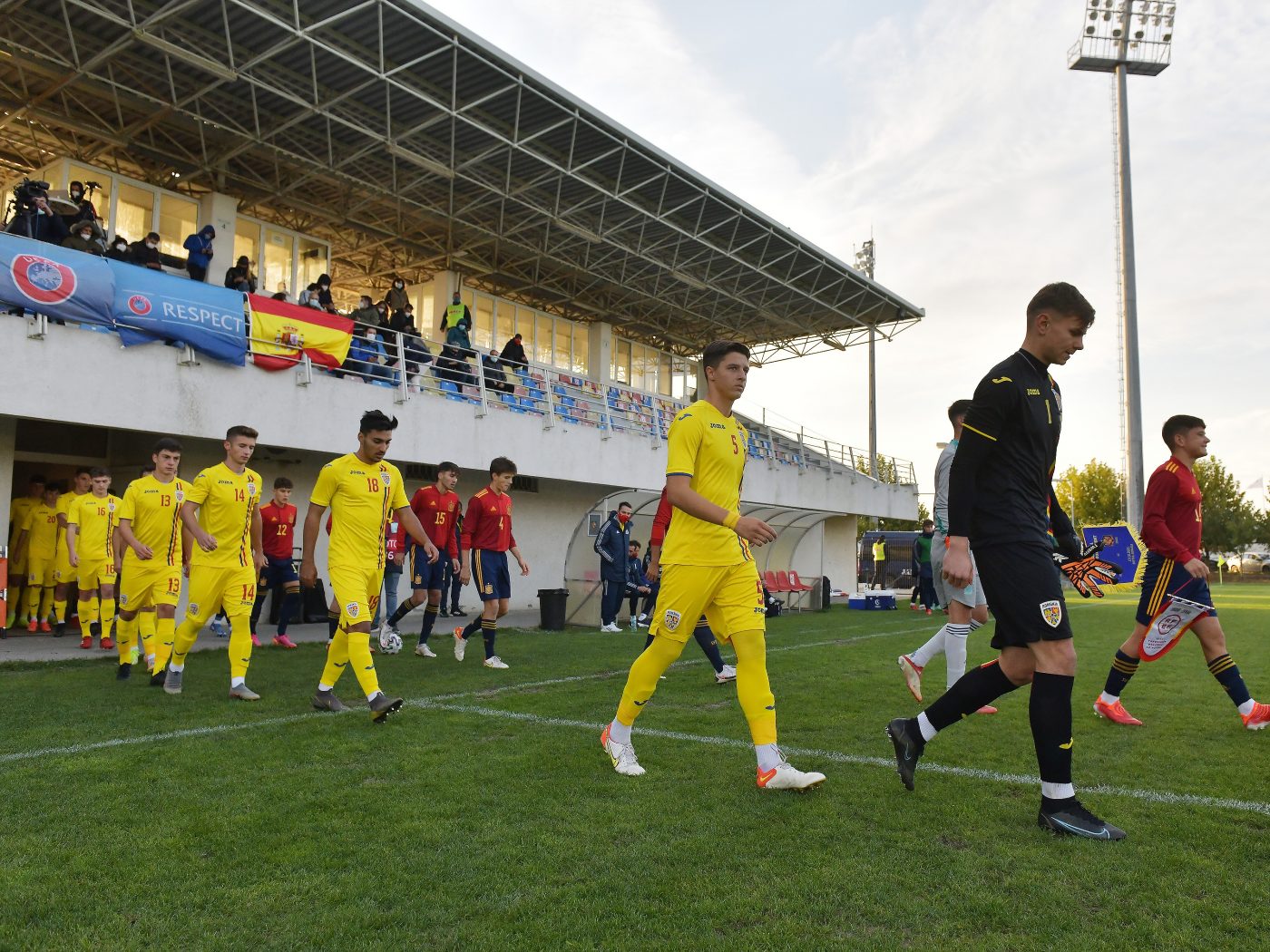 Tânărul despre care spunea Dumitru Dragomir „că o să ajungă mare fotbalist”, distrus de antrenori. „L-au curățat!” | EXCLUSIV ProSport LIVE