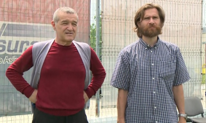 Gigi Becali a dezvăluit ce a făcut de Revelion: „Așa trebuie să facă toți creștinii!”