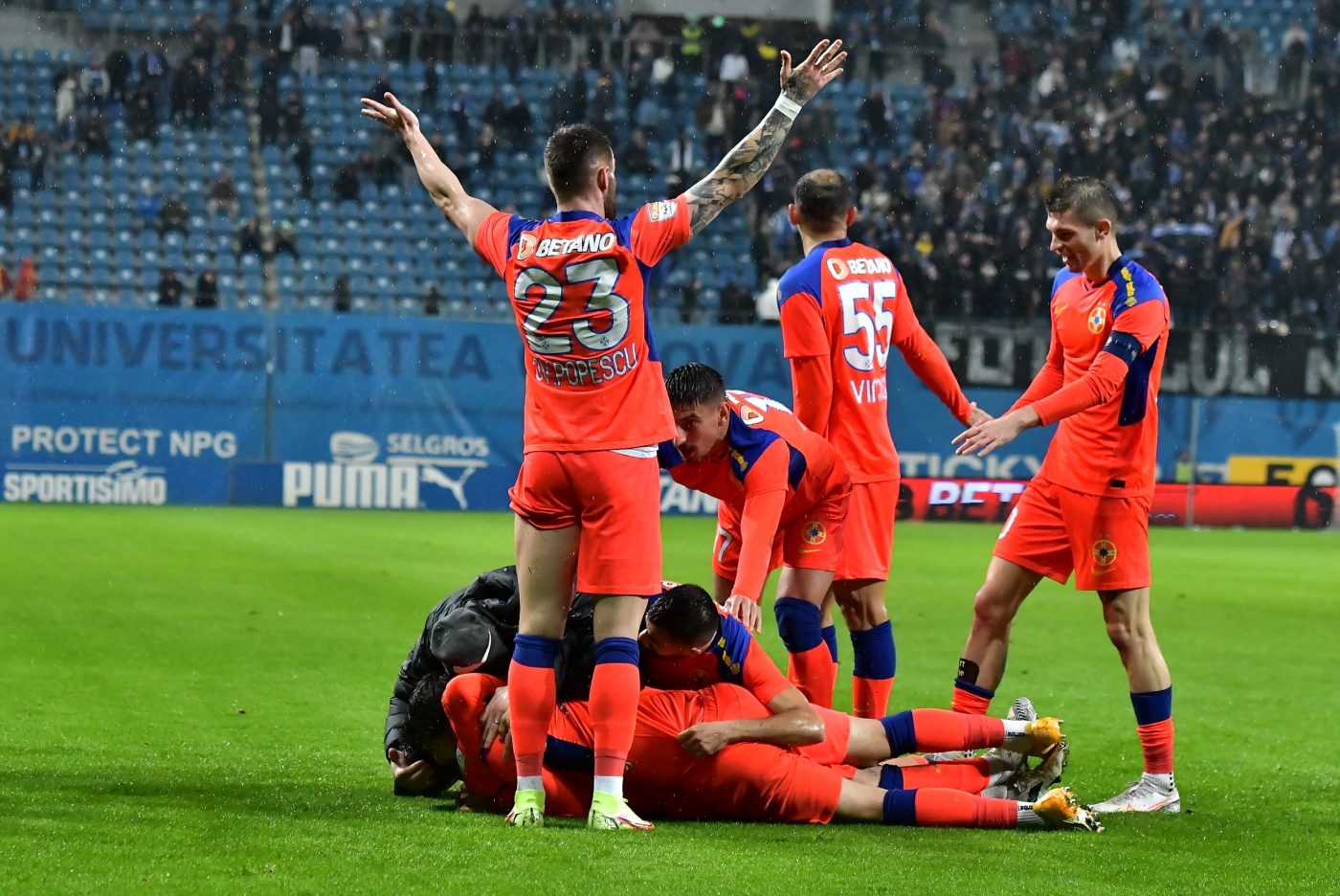 Gigi Becali pune presiune pe doi jucători de la FCSB. „Eu, în momentul ăsta, nu știu care e mai bun! Trebuie să mă conving!”