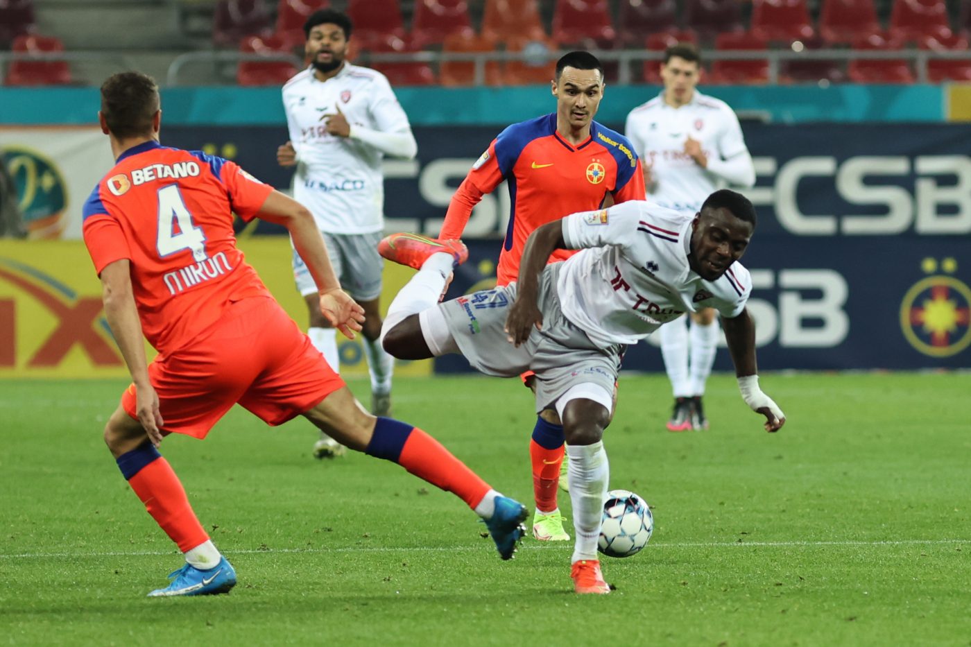 Jucătorii din Liga 1, desființați. „Arbitrăm niște catastrofe, niște circari, se vaită încontinuu!”