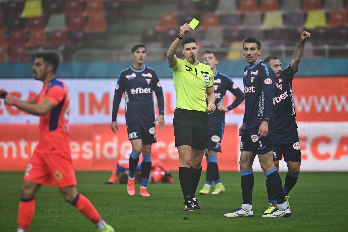 Jucătorii lui UTA Arad au răbufnit după eșecul cu FCSB. „Greșeli impardonabile! E imposibil așa ceva!”