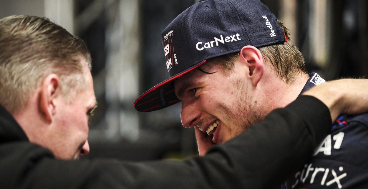 Max Verstappen, plătit regește de Red Bull după ce a devenit campion mondial în Formula 1! Salariul colosal pe care îl va încasa olandezul