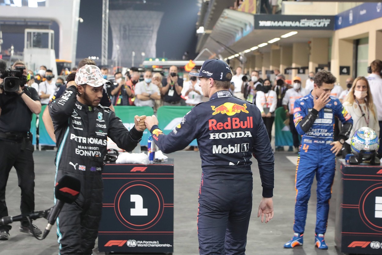 Max Verstappen plecă din pole-position în cursa pentru titlul mondial! Pe ce poziție s-a clasat Lewis Hamilton