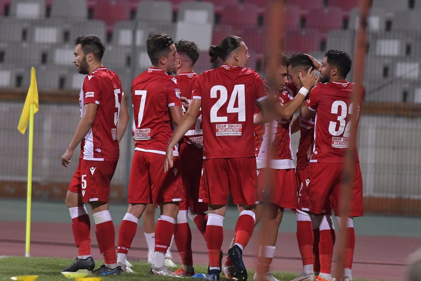 Conducerea lui Dinamo anunță plecări în masă: „Urmează să reducem lotul la 25 de jucători! Acum, sunt în jur de 40”