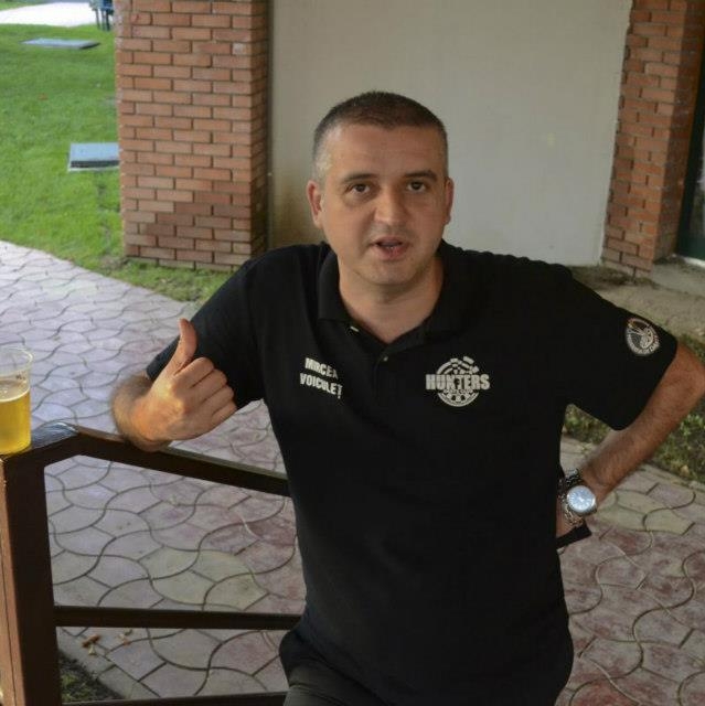 Un jucător de darts se zbate între viață și moarte după un accident cumplit! Galeria Universității Cluj și handbaliștii lui Dinamo sunt gata să-i sară în ajutor | SPECIAL