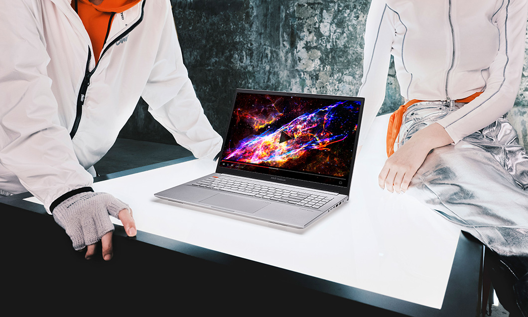 ADVERTORIAL | ASUS Vivobook Pro 14X OLED: portabilitatea care ia prin surprindere