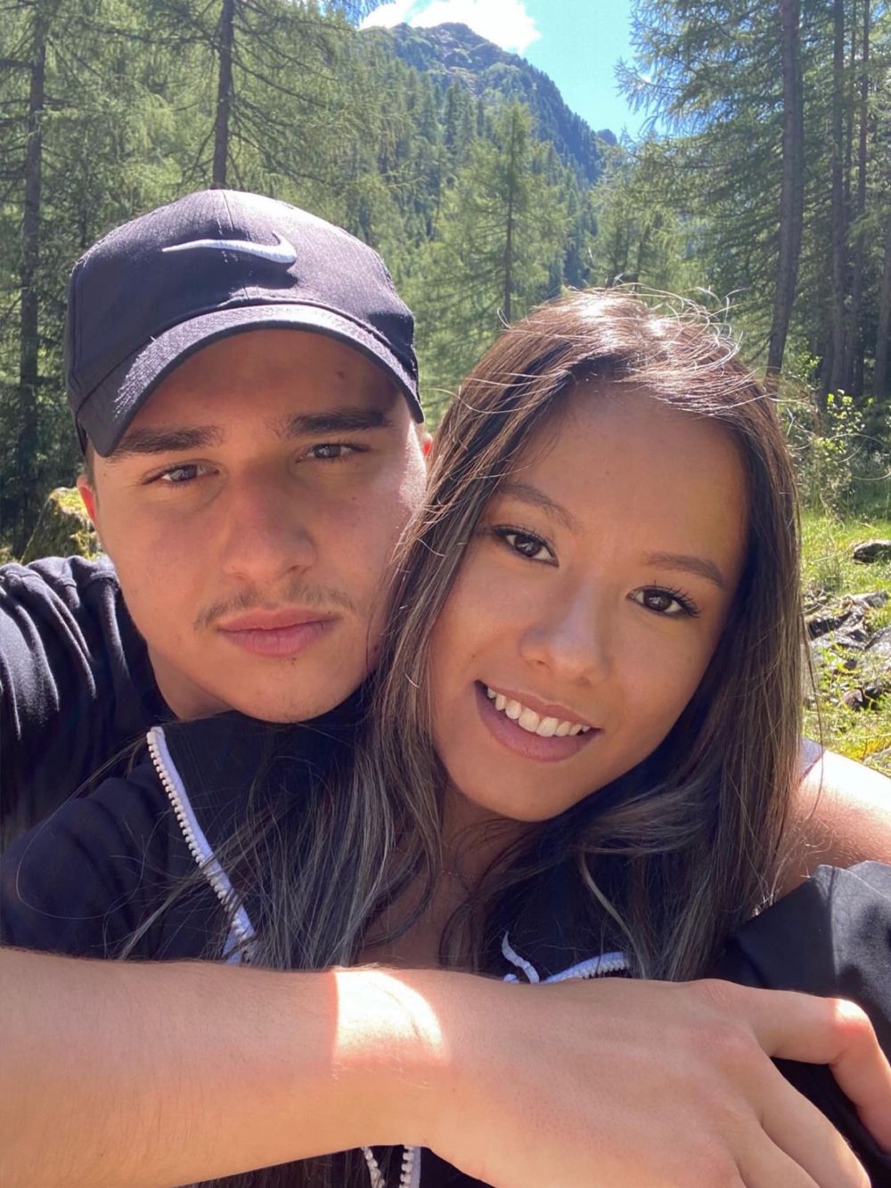 Nu își acuză mama că a încercat să o despartă de Luca Reghecampf, dar Asiana Peng e convinsă că relația ei de iubire nu poate fi distrusă: „Oricine ar încerca să ne facă rău nu o să reușească”