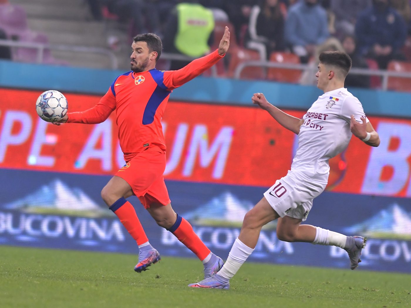 Gigi Becali îl desființează pe Constantin Budescu după meciul cu Rapid! Patronul FCSB, reacție fără precedent la adresa fotbalistului: „Nu mai ai ce căuta în fotbal! E prietenul meu, dar el nu vede?”