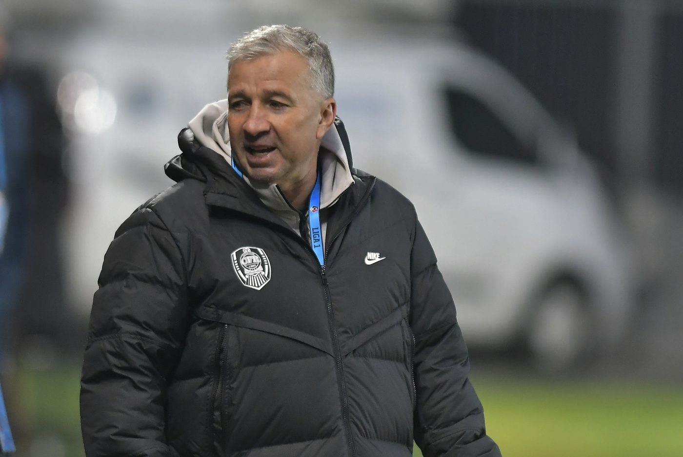 Cum și-a sărbătorit Dan Petrescu ziua de naștere! Ce vedete din serialul Las Fierbinți, invitate la ziua antrenorului de la CFR Cluj, s-au văzut desenate pe tort