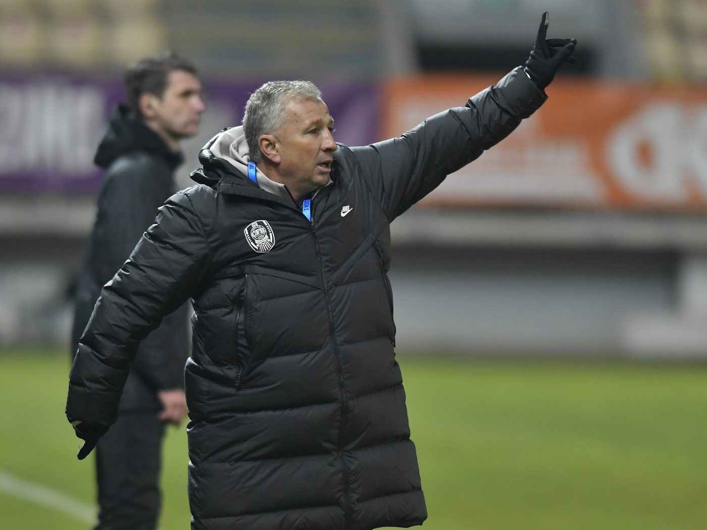 Un fost internațional nu crede că Dan Petrescu va prelua echipa națională: „Nu îl văd stând pe avioane să meargă să vadă jucătorii!”