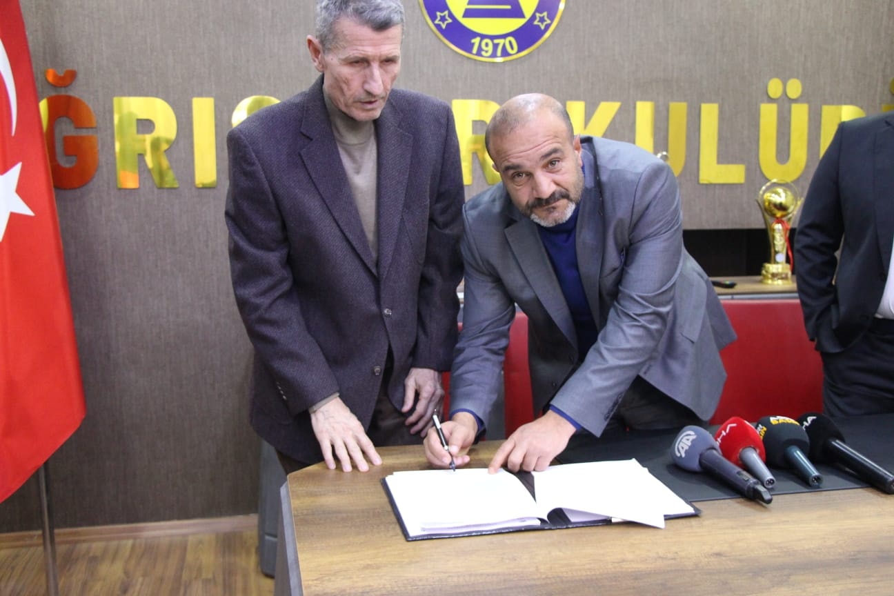 Gheorghe Mulţescu a semnat cu un club din liga a patra turcă! Va fi secundul lui Yuksel Yeşilova
