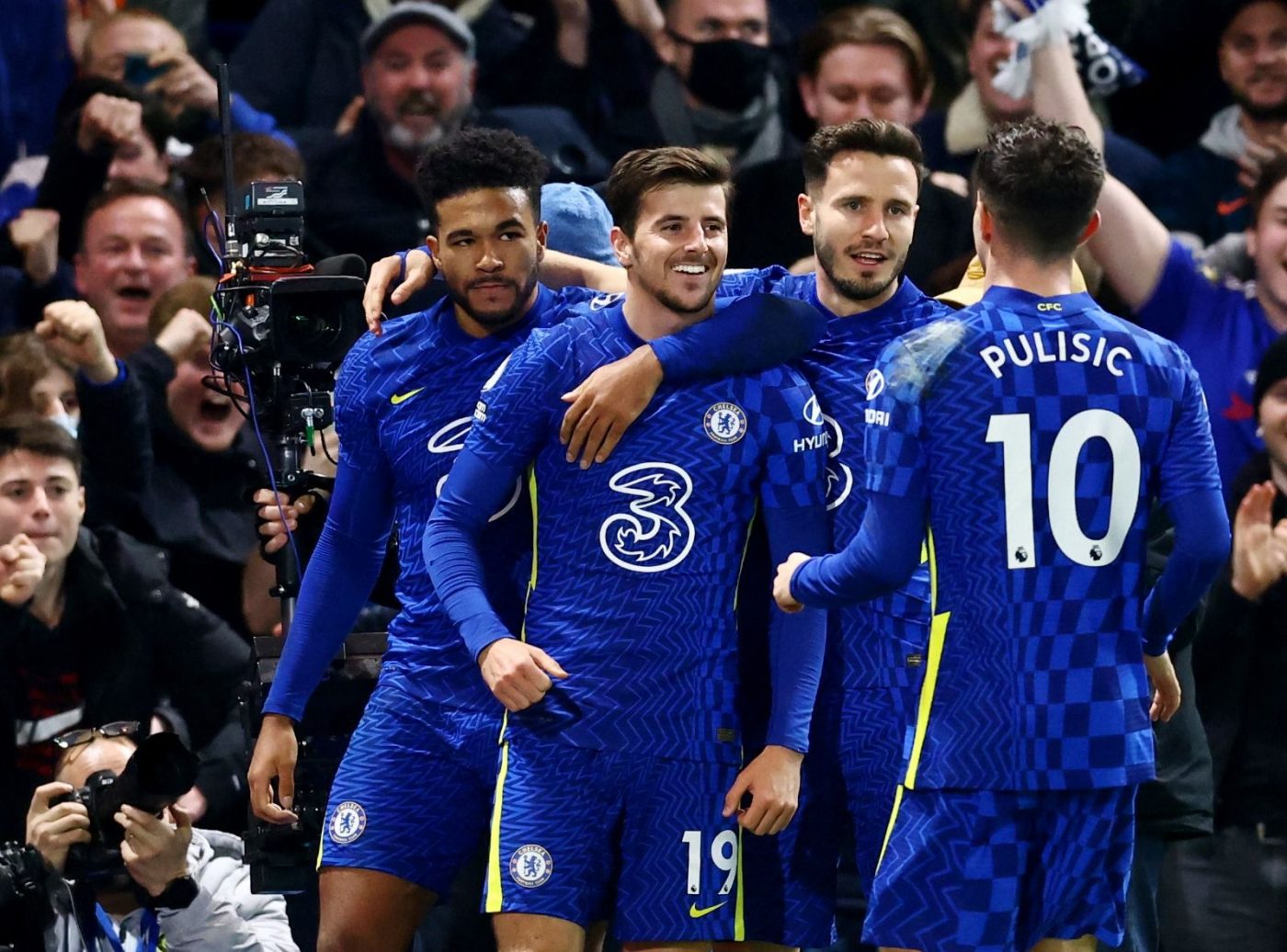 ADVERTORIAL | Milan 2.50, Chelsea 1.80, Porto 1.40 și Ajax 1.95 – cele mai mari cote din lume, doar la Mozzart Bet!