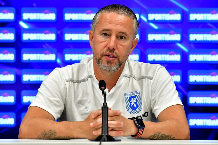 Laurenţiu Reghecampf, aproape de despărţirea de Universitatea Craiova! Antrenorului nu i se reproșează doar rezultatele negative | EXCLUSIV