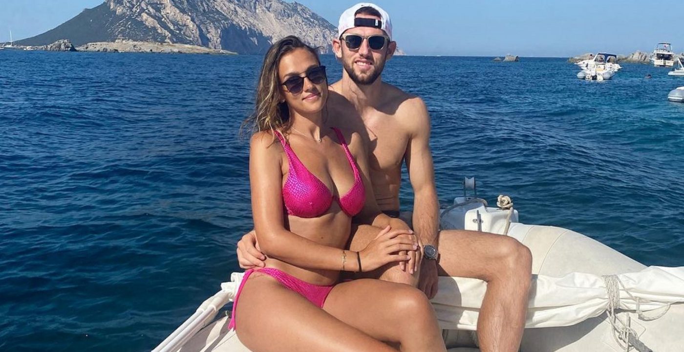 Starul din Serie A și iubita sa româncă Doina petrec Revelionul în Dubai. Plimbare romantică cu barca înaintea Anului Nou | GALERIE FOTO