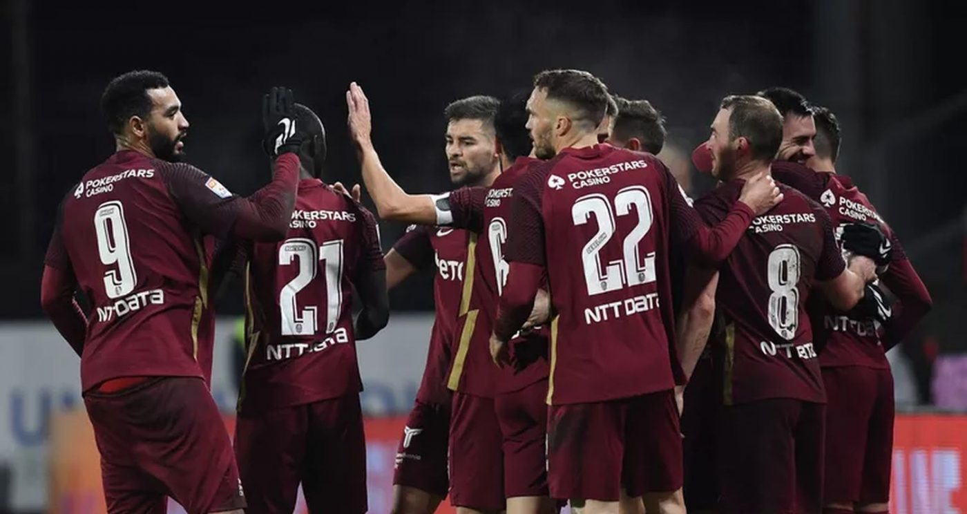 Salvat de „Luna Cadourilor”. Jucătorul scos de Dan Petrescu de pe lista de transferuri a CFR CLUJ | EXCLUSIV