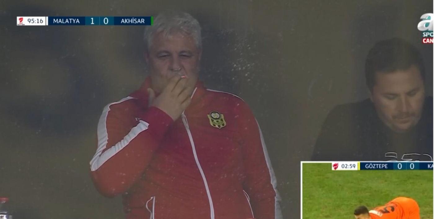 Marius Șumudică, stresat la maximum în Turcia! Gestul la care a recurs antrenorul român și care i-a intrigat pe turci: „Regele fumatului” | VIDEO