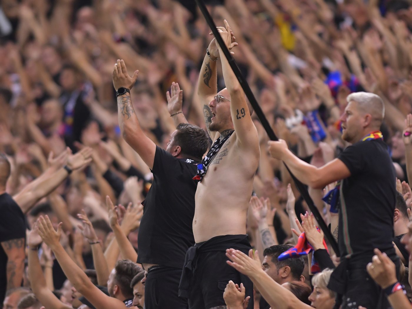 Fanii FCSB au decis: vor ca patronul să mute echipa pe noul stadion din Ghencea și să nu o ducă pe arena Arcul de Triumf! „Avem un conflict cu Gigi Becali, dar ăsta e interesul nostru” | EXCLUSIV ProSport Live