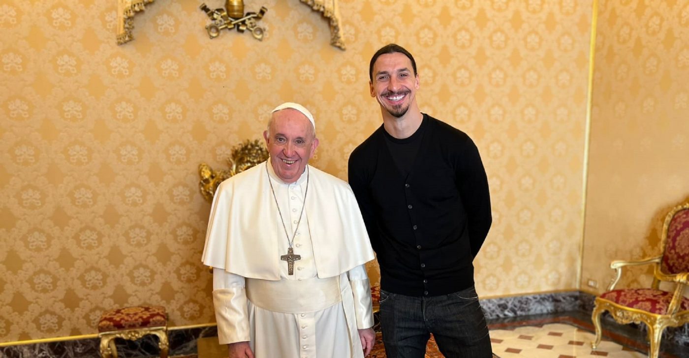 Zlatan Ibrahimovic, întâlnire emoționantă cu Papa Francisc: „Vă place? Fac magie cu el”. Ce cadou i-a făcut Suveranului Pontif