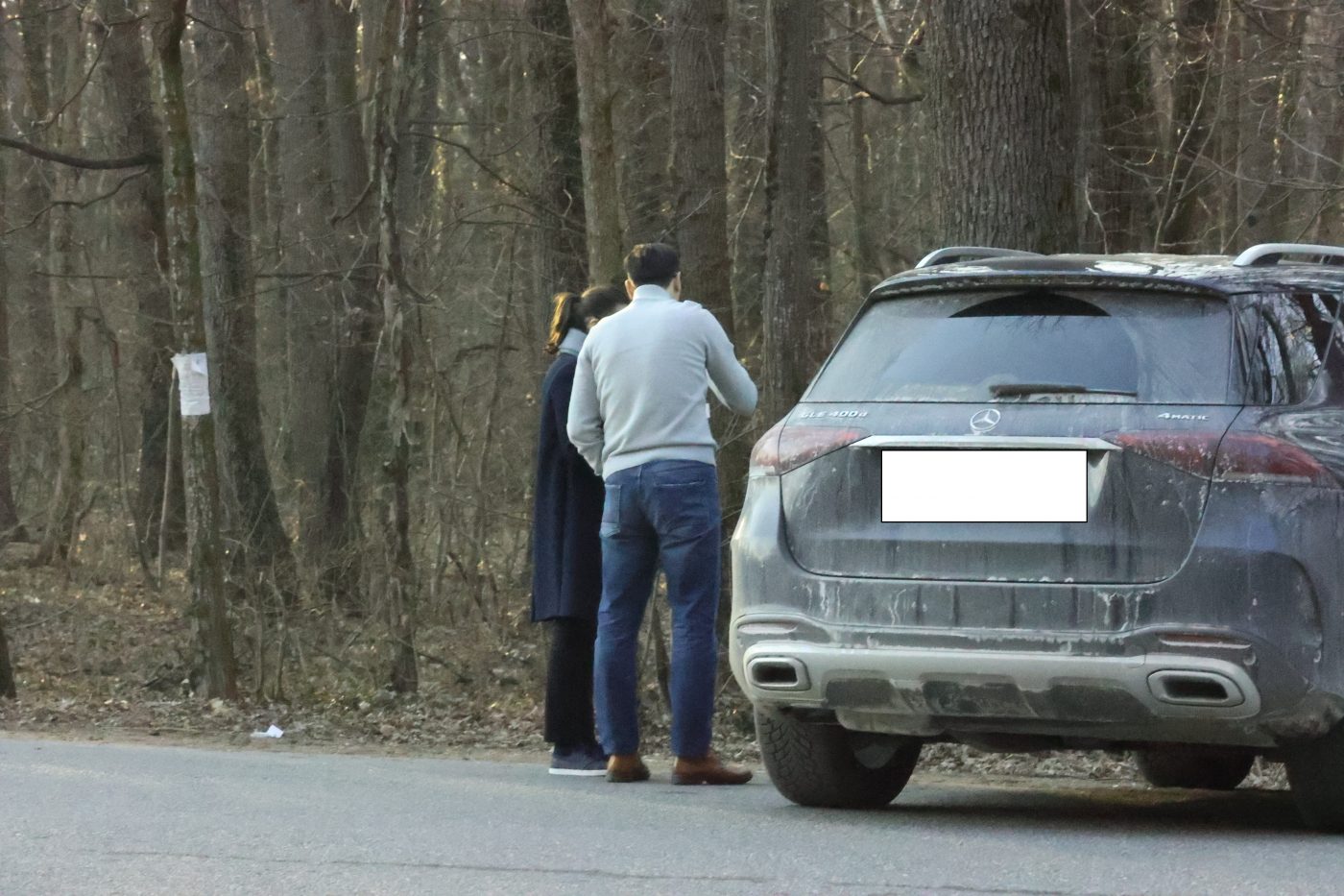 Imaginile momentului cu președintele FRF: ce au făcut Răzvan Burleanu și frumoasa lui soție, în pădure, când credeau că nu îi vede nimeni | FOTO & VIDEO EXCLUSIV