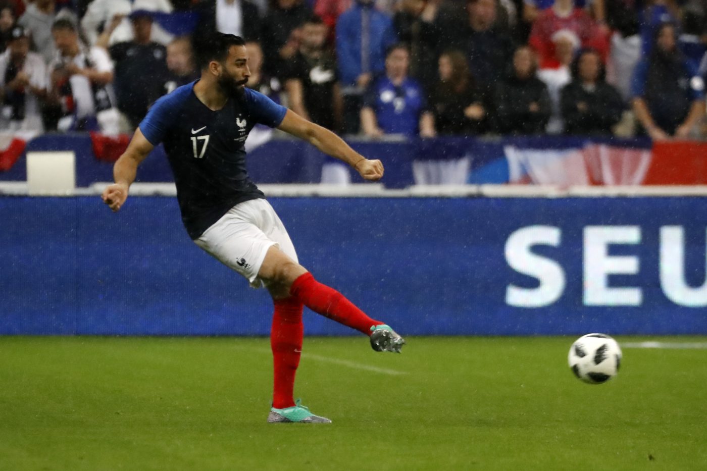 Adil Rami, dezvăluiri incredibile despre relația cu Pamela Anderson. „Paparazzi m-au speriat, a trebuit să fug din Franța!”