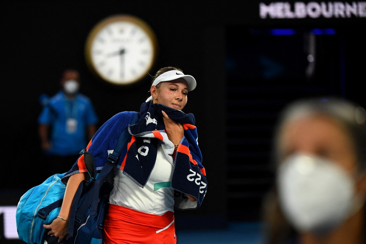 Minunea n-a mai ținut! Ce a pățit Amanda Anisimova, noua elevă a lui Darren Cahill, în meciul cu Ashleigh Barty din optimile Australian Open