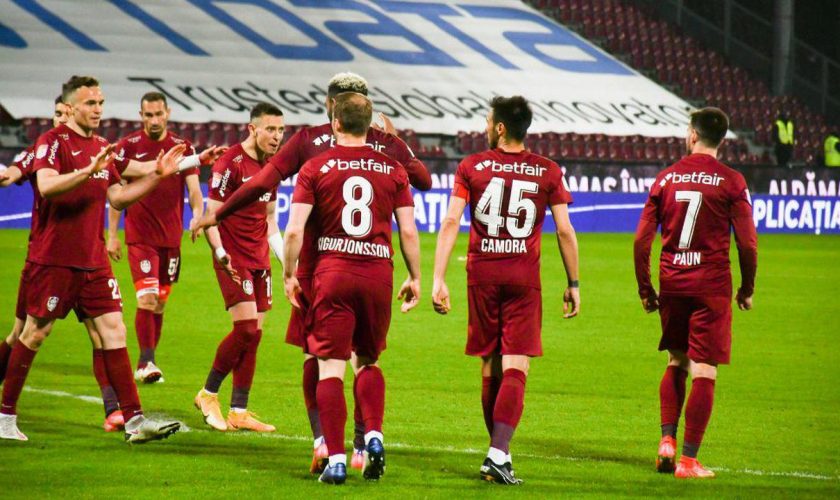 CFR Cluj, aproape să scape de fotbalistul cel mai bine plătit din Liga 1! Ofertă de ultima oră pentru titular lui Dan Petrescu