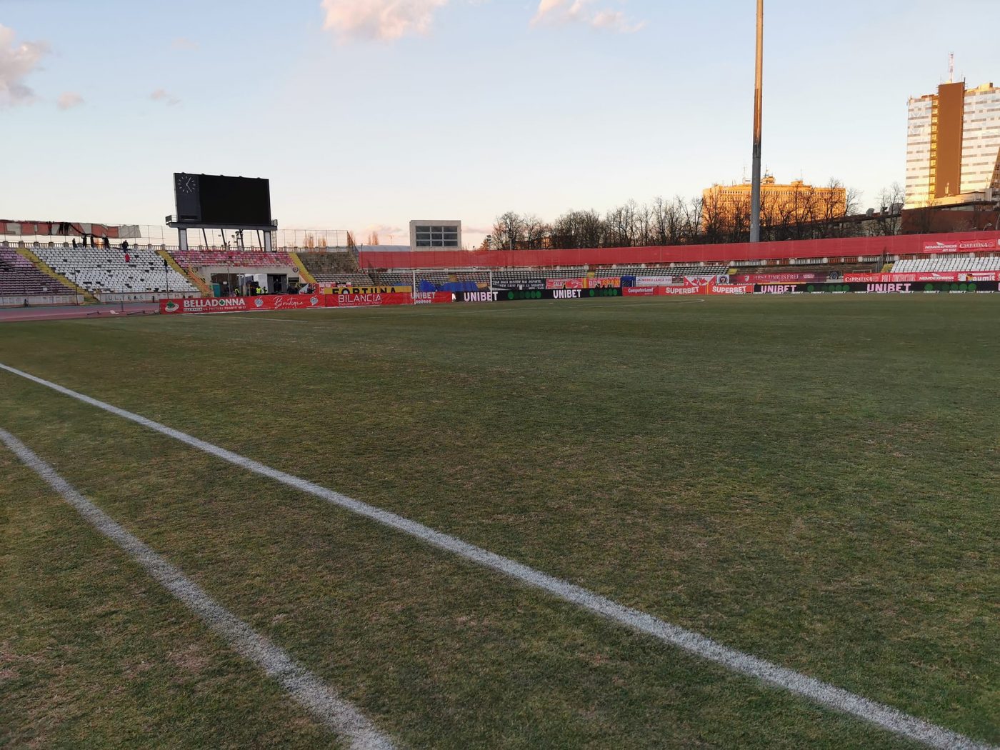 Cum arată gazonul stadionului Dinamo, cu trei ore înaintea derby-ului cu FCSB | FOTO EXCLUSIV