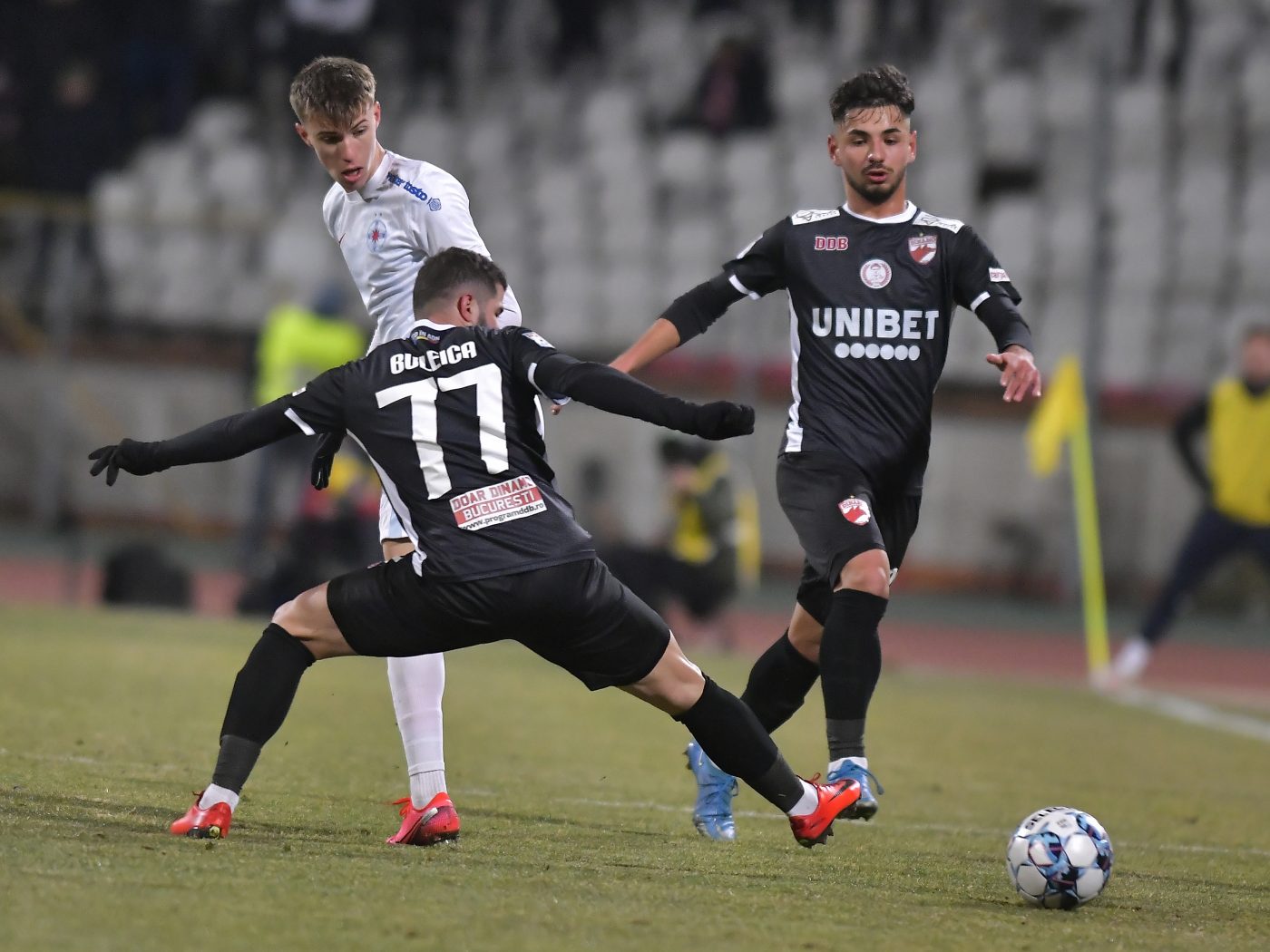 Dinamo – FCSB 0-3, Live Video Online în etapa 23 din Liga 1. Răzvan Oaidă înscrie cu capul