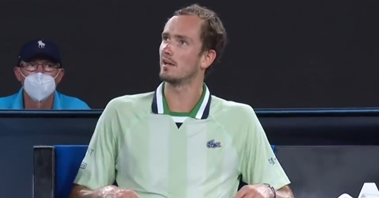 Se știu toți semifinaliștii la Australian Open! Daniil Medvedev, calificare cu scandal: „Cât de prost poate fi!?” Pe cine a jignit rusul | VIDEO
