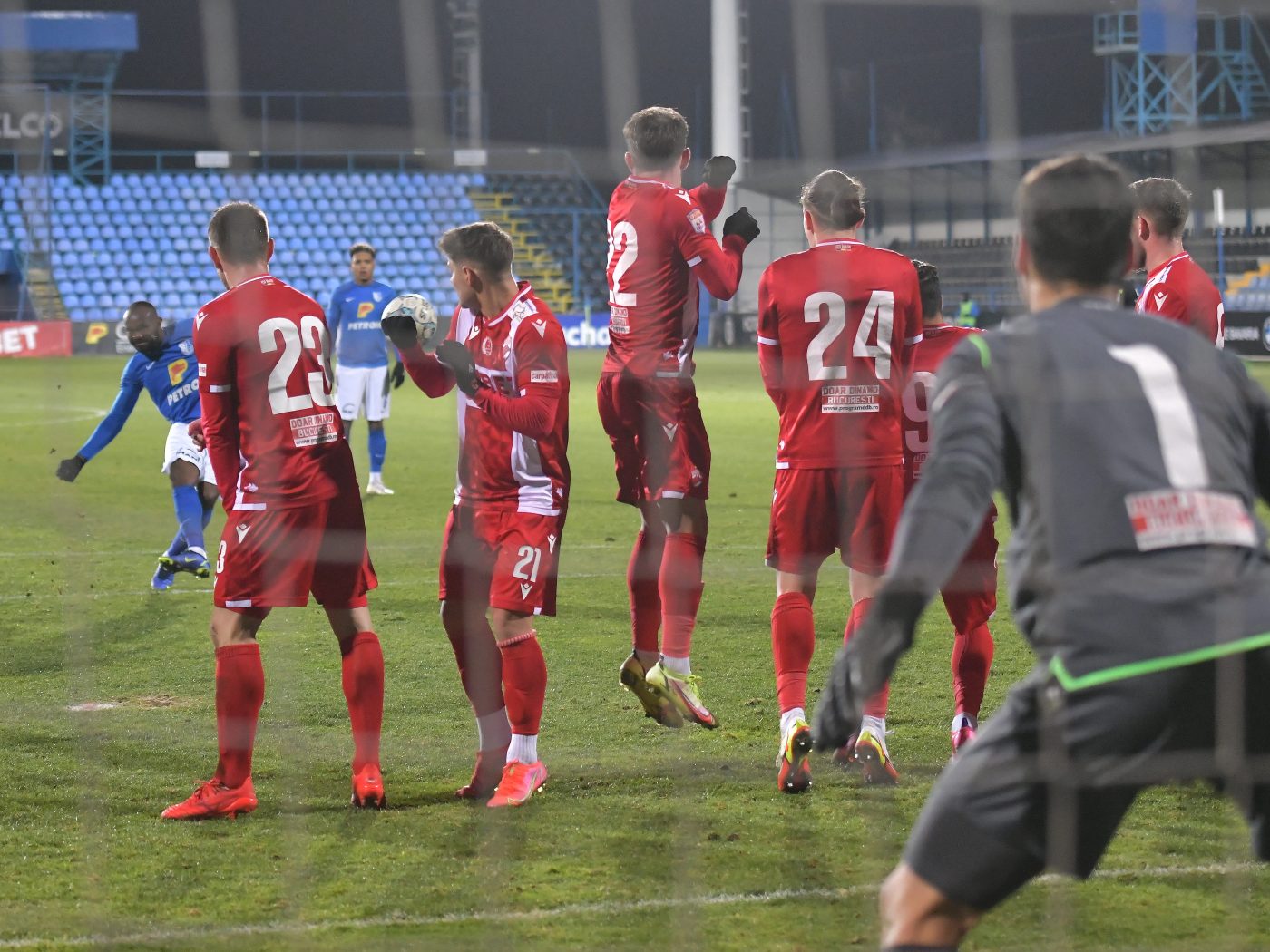 S-a aflat numele unuia dintre finanțatorii secreți de la Dinamo! A fost dat de gol de un apropiat al clubului: „Le mai dă și el câte ceva, dar nu vrea să recunoască!”