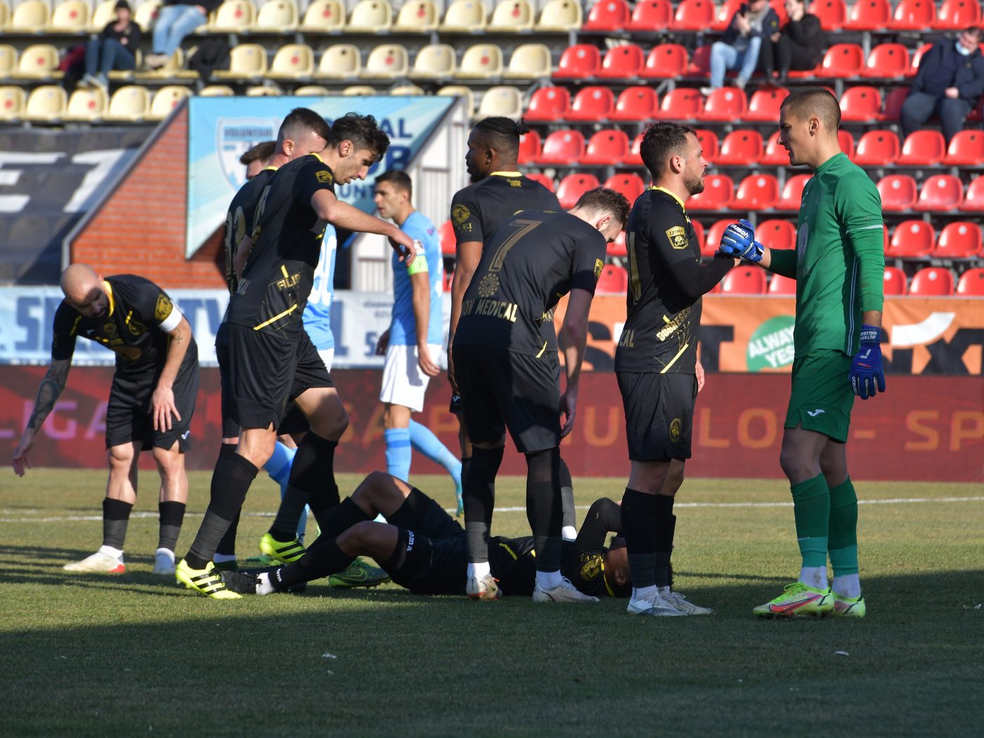 Un club din Liga 1, datorii imense! „Se pregătesc de insolvență, faliment!” + Care sunt cluburile care nu au griji financiare