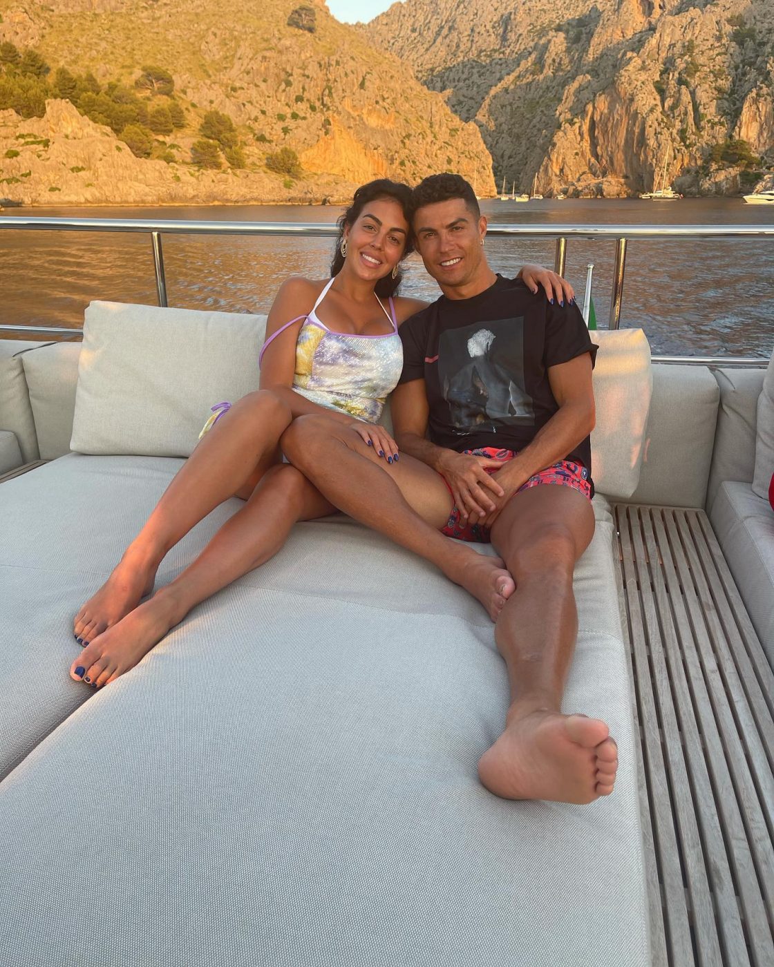 Câți bani îi dă Cristiano Ronaldo iubitei sale Georgina Rodriguez lunar! Tânăra se ocupă și de creșterea copiilor portughezului