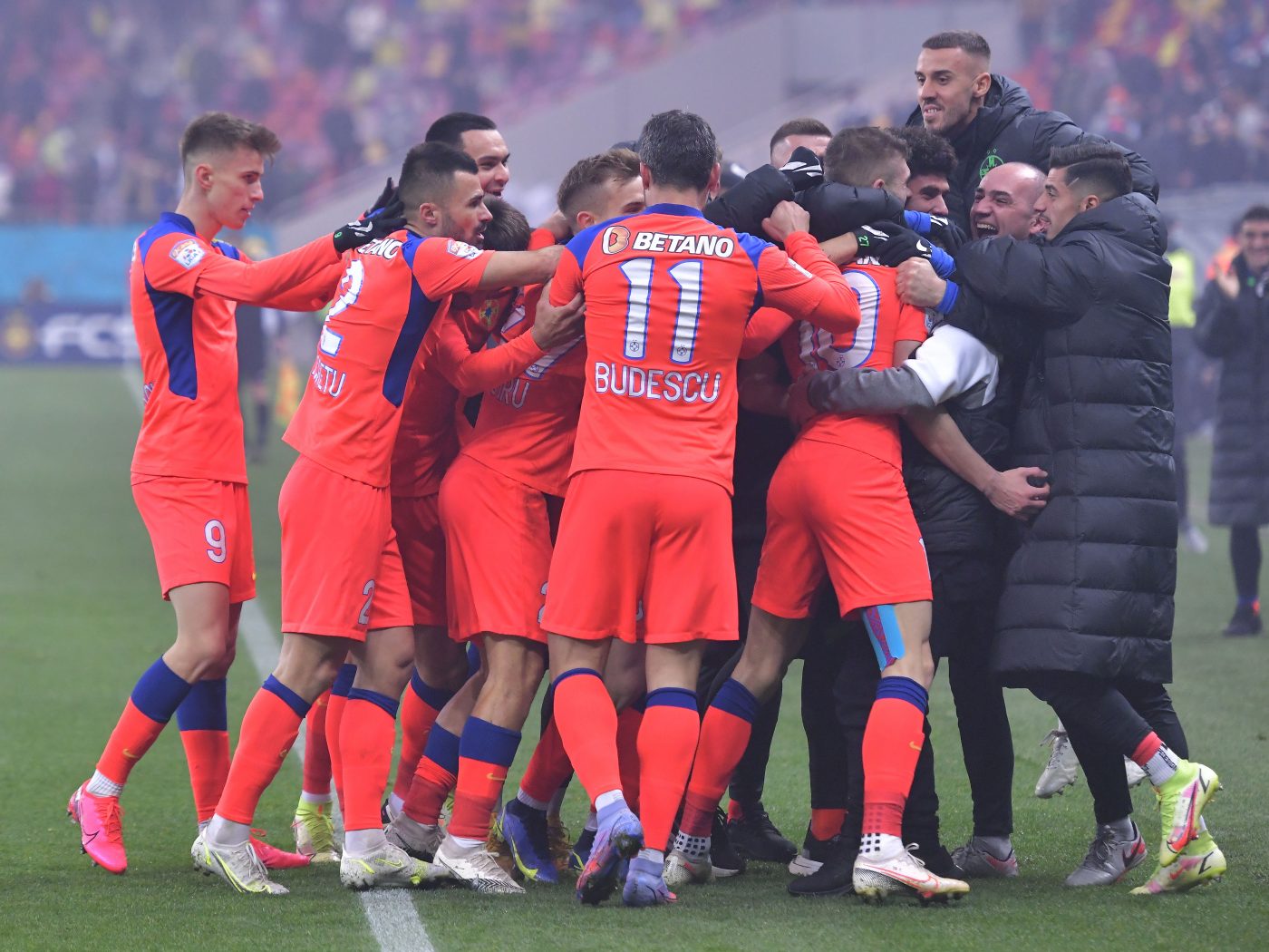 Probleme serioase la FCSB înaintea derby-ului cu CFR Cluj. „La ce frig am îndurat în cantonament, parcă era Siberia!” Vedeta lui Gigi Becali, incertă pentru partida de pe „Arena Națională”