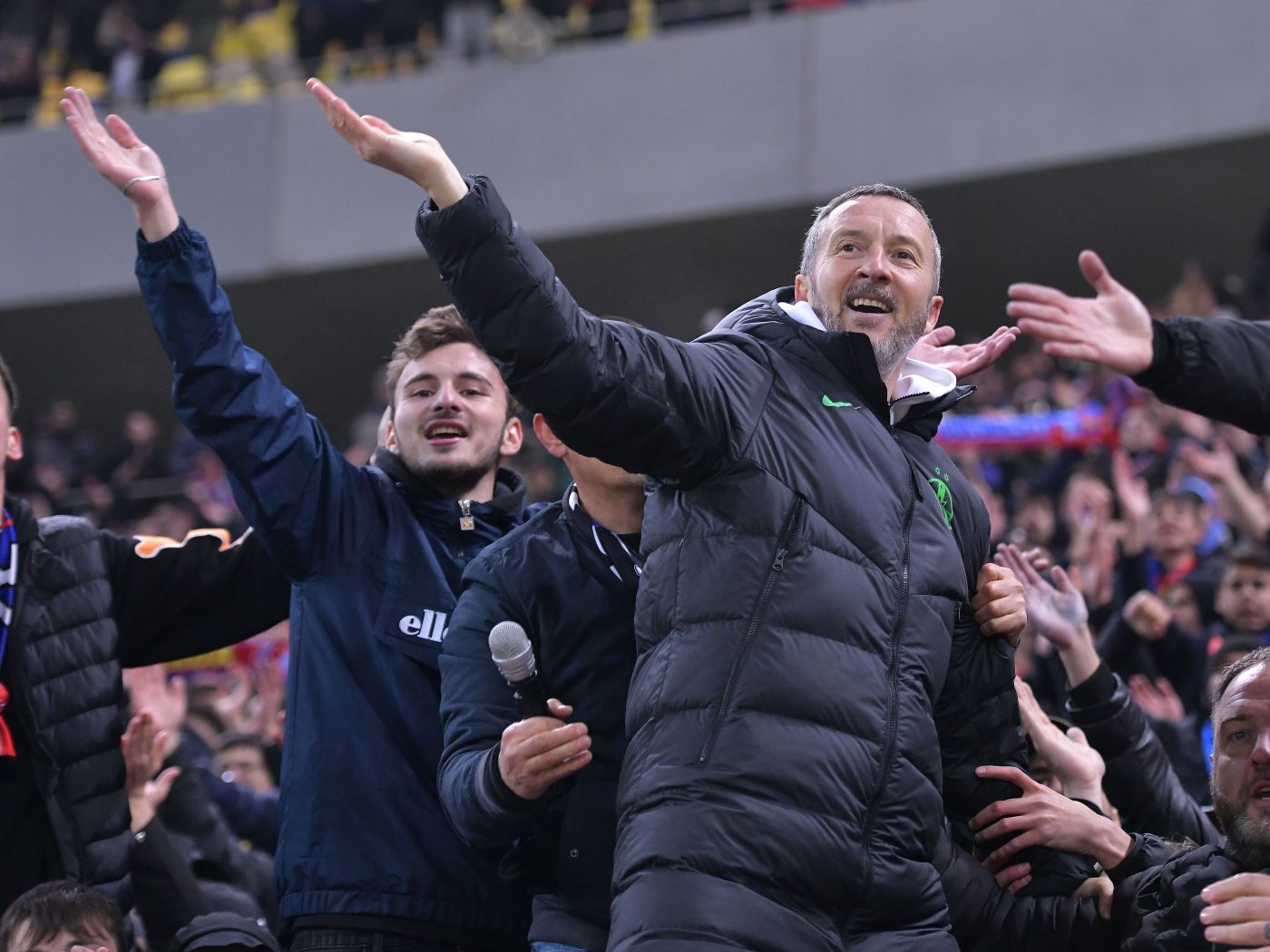 Mihai Stoica a comentat gestul lui Istvan Kovacks! Arbitrul a întrerupt meciul din Bănie: „O galerie a făcut un cântec împotriva mea şi a fiicei mele şi niciodată nu s-a luat nicio măsură”