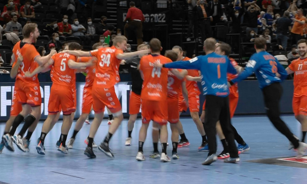 Vești foarte proaste pentru Franța și Olanda la Campionatul European de handbal feminin. Antrenorii celor două echipe naționale s-au îmbolăvit de COVID