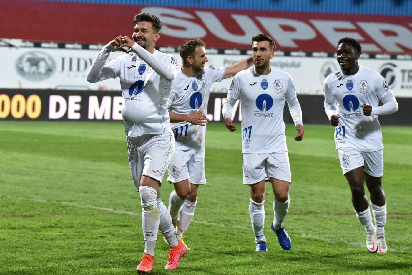 Fotbalistul care a fost dorit de Gigi Becali la FCSB e neplătit de 5 luni la clubul său din Liga 1 și și-a vândut mașina ca să plătească ratele la banca, dar e aproape de un transfer fabulos în Bundesliga!