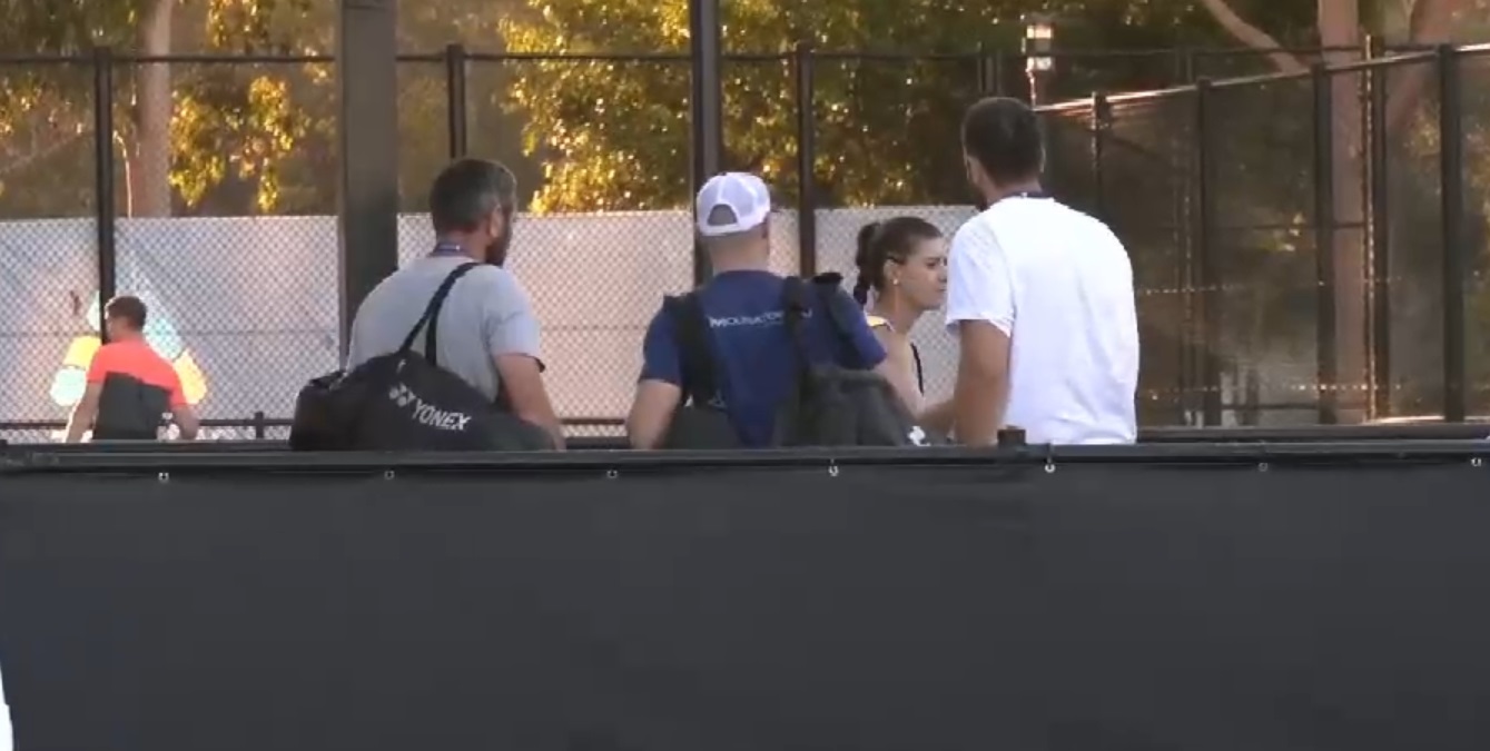 Ion Ion Țiriac, așa cum nu a mai fost văzut vreodată în public: ce i-a făcut iubitei lui, Sorana Cîrstea, la marginea terenului! Gestul unic pentru fiul lui Ion Țiriac | VIDEO