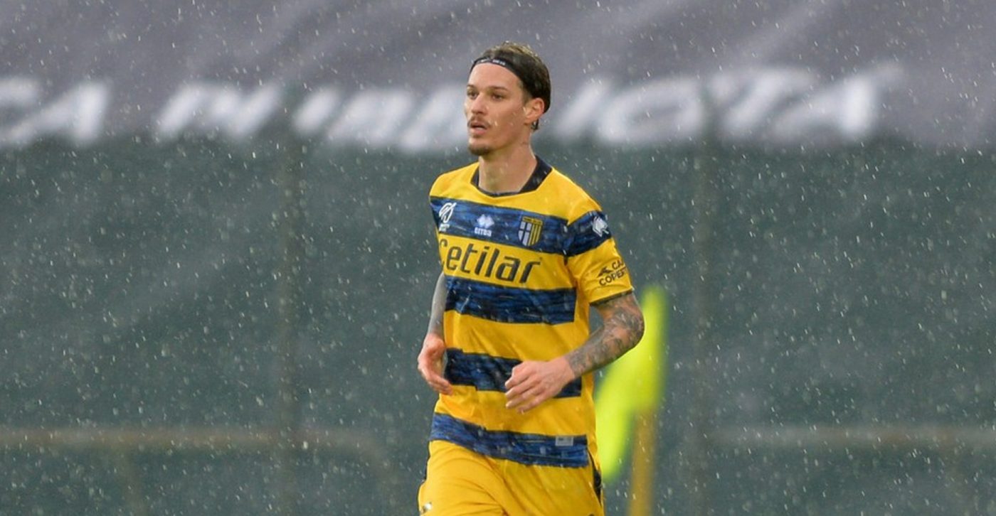 Nemulțumit că Parma joacă în Serie B, Dennis Man și-a pus impresarii să îi găsească o nouă destinație: „Normal că îi căutăm echipă, dar nu e cum vrem noi!” | VIDEO EXCLUSIV ProSport Live